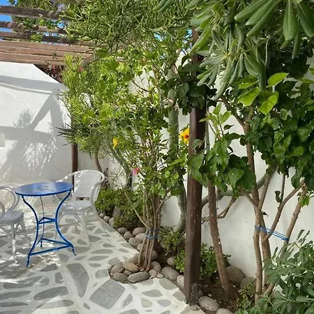 Pigeon House Ornos Casa de Férias *