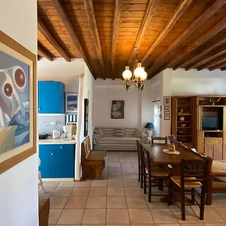 Vakantiehuis Pigeon House Ornos *