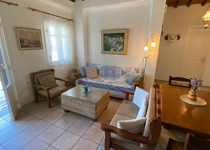 Pigeon House Ornos * Mykonos Town